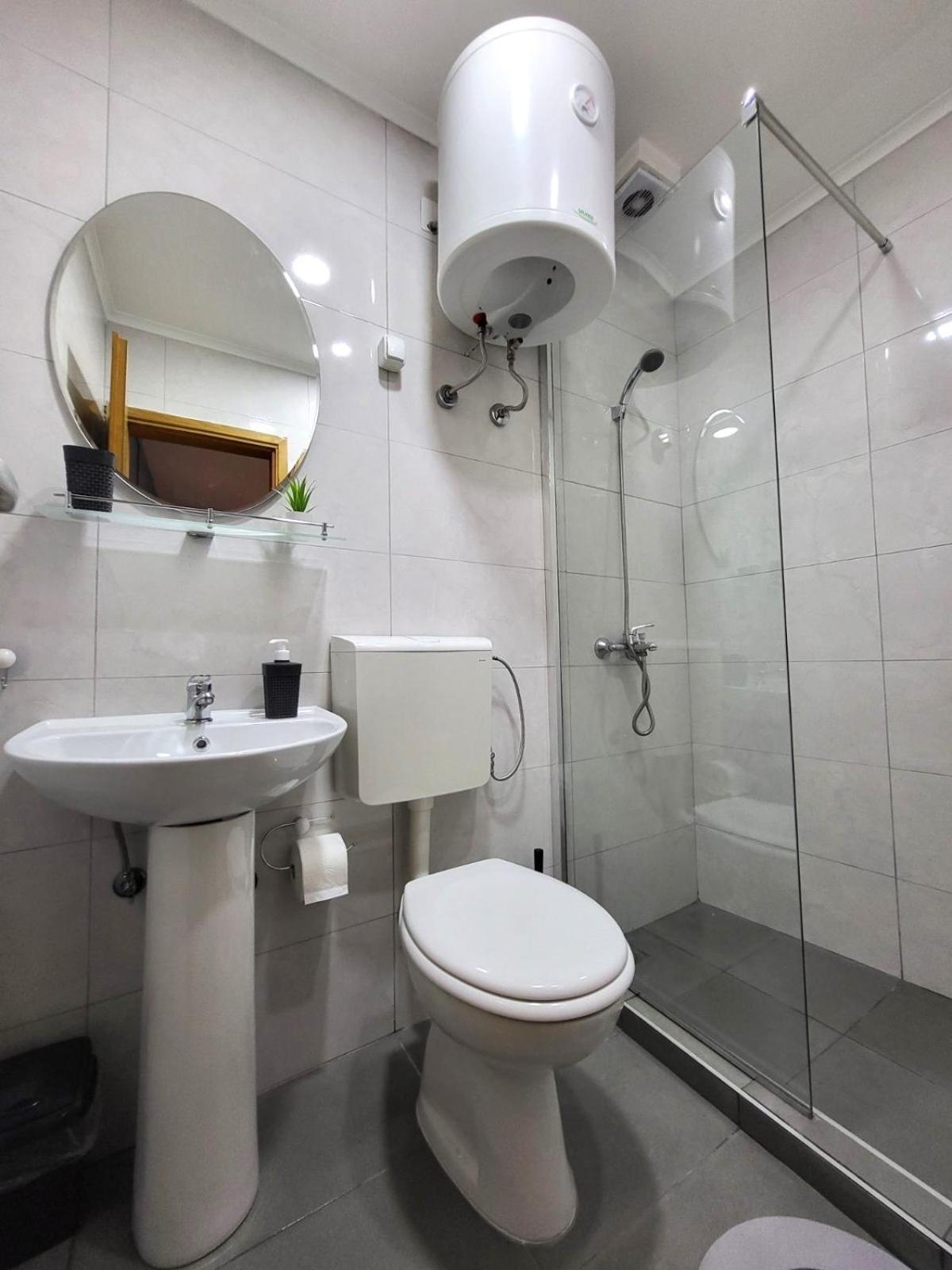 Guesthouse Ozegovic Belgrado Exterior foto